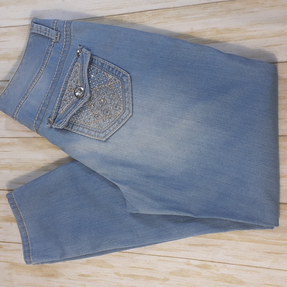 One5One Mid-Rise Button Back Pockets Light Blue Jeans Size 8